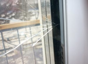 замена стекла в пластиковых окнах